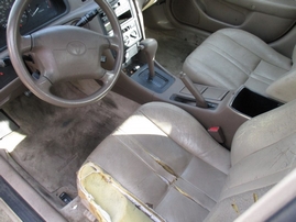 1997 TOYOTA CAMRY LE BEIGE 2.2L AT Z15055